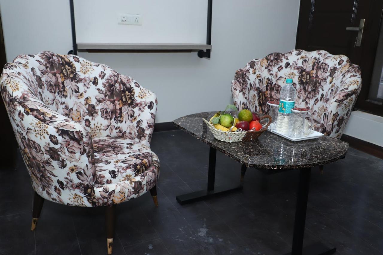 Lyf Corporate Suites - Noida Sector 19 Экстерьер фото