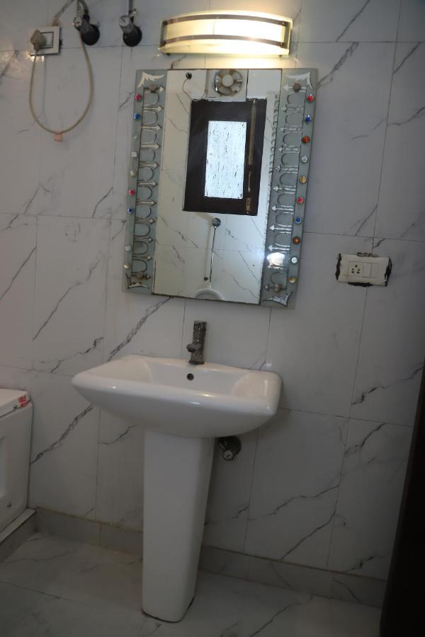 Lyf Corporate Suites - Noida Sector 19 Экстерьер фото