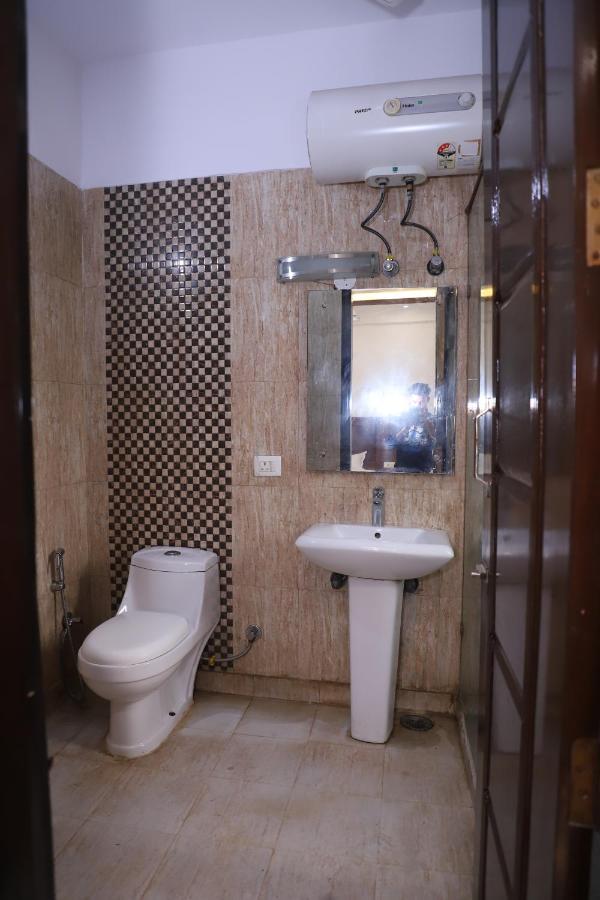 Lyf Corporate Suites - Noida Sector 19 Экстерьер фото