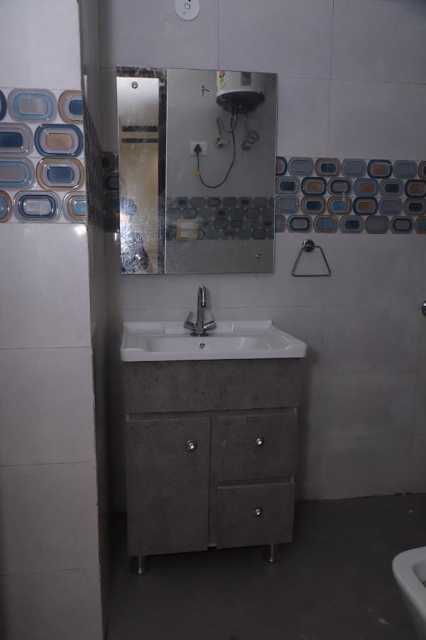 Lyf Corporate Suites - Noida Sector 19 Экстерьер фото