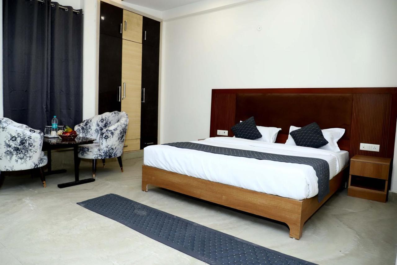 Lyf Corporate Suites - Noida Sector 19 Экстерьер фото
